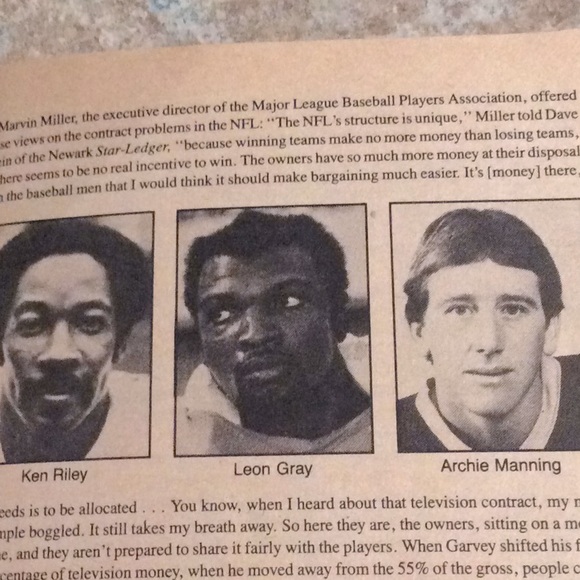 Vtg 1983 Football Digest.  Archie Manning, et al. - Picture 6 of 7
